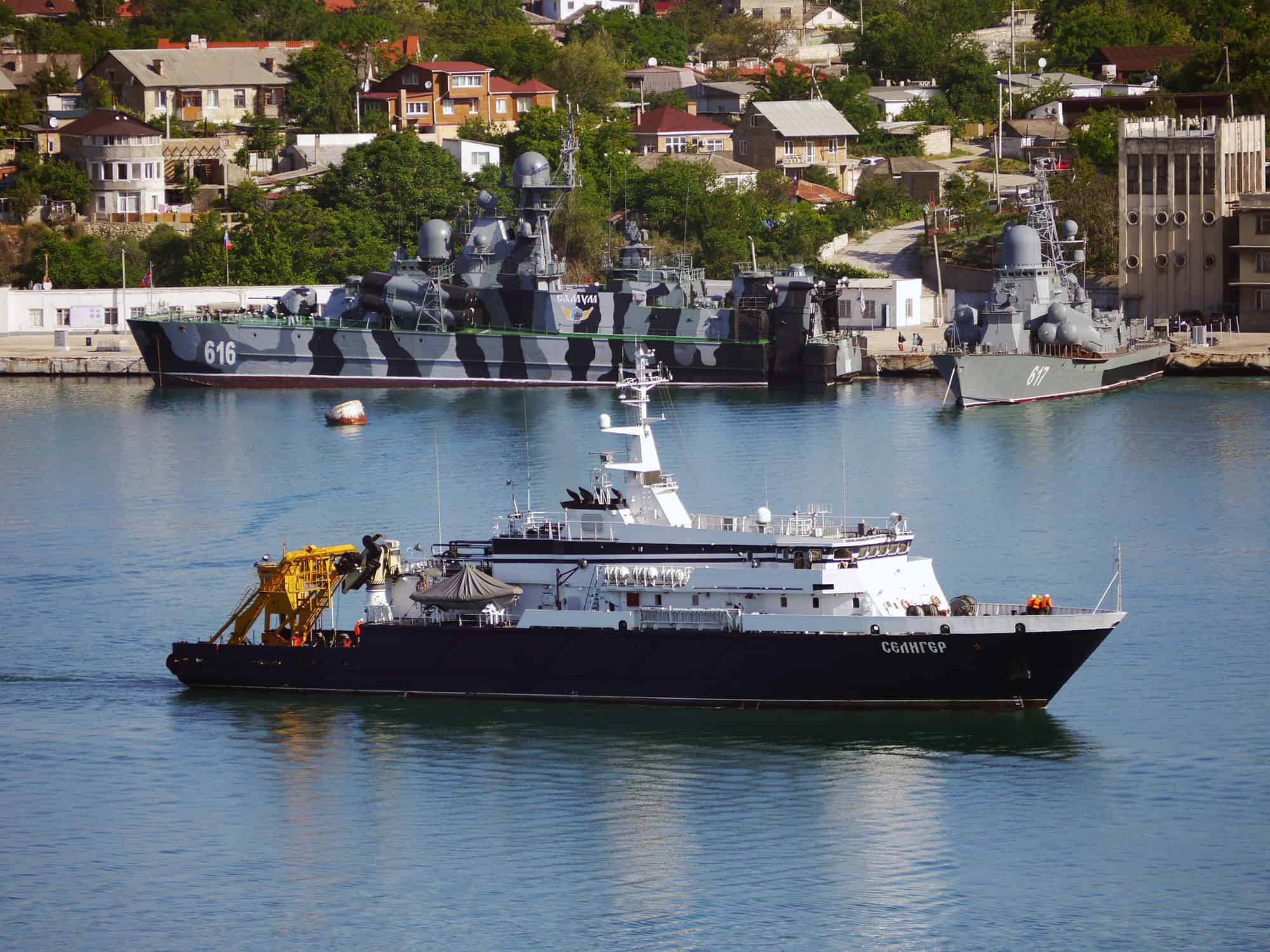 Дослідне судно "Селигер" в Севастопольській бухті Фото - А. Брічевскій, 23 травня 2018 року