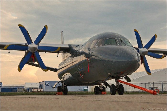 Літак Ан-140Т