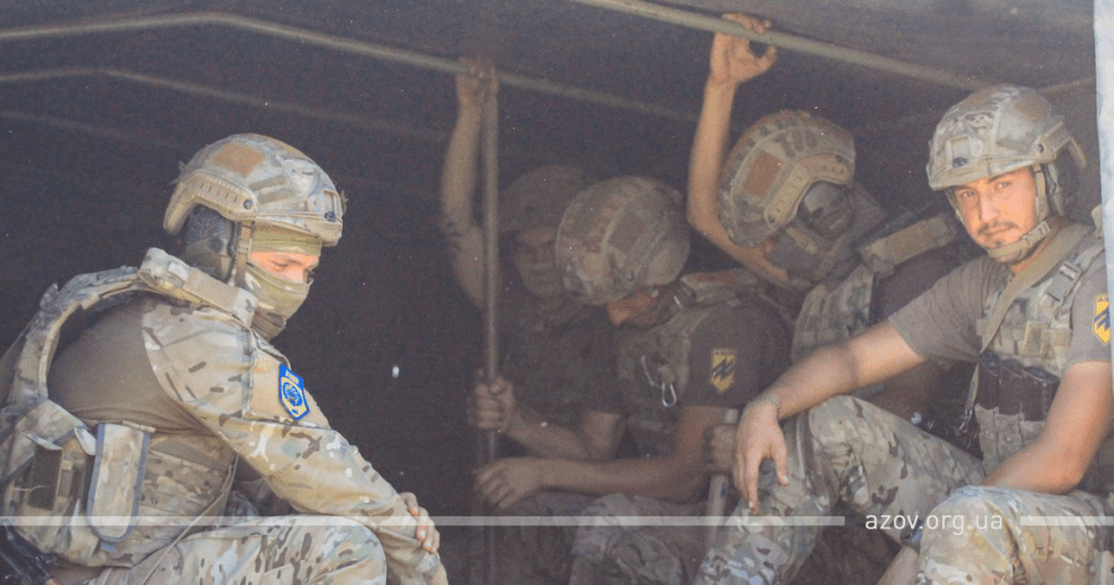 Бійці ОЗСП "Азов" в ході змагань артилеристів в ООС
