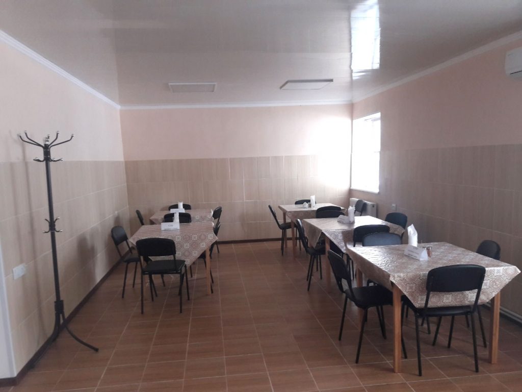 Кімната для прийому їжі у будівлі чергової ланки в Мелітополі