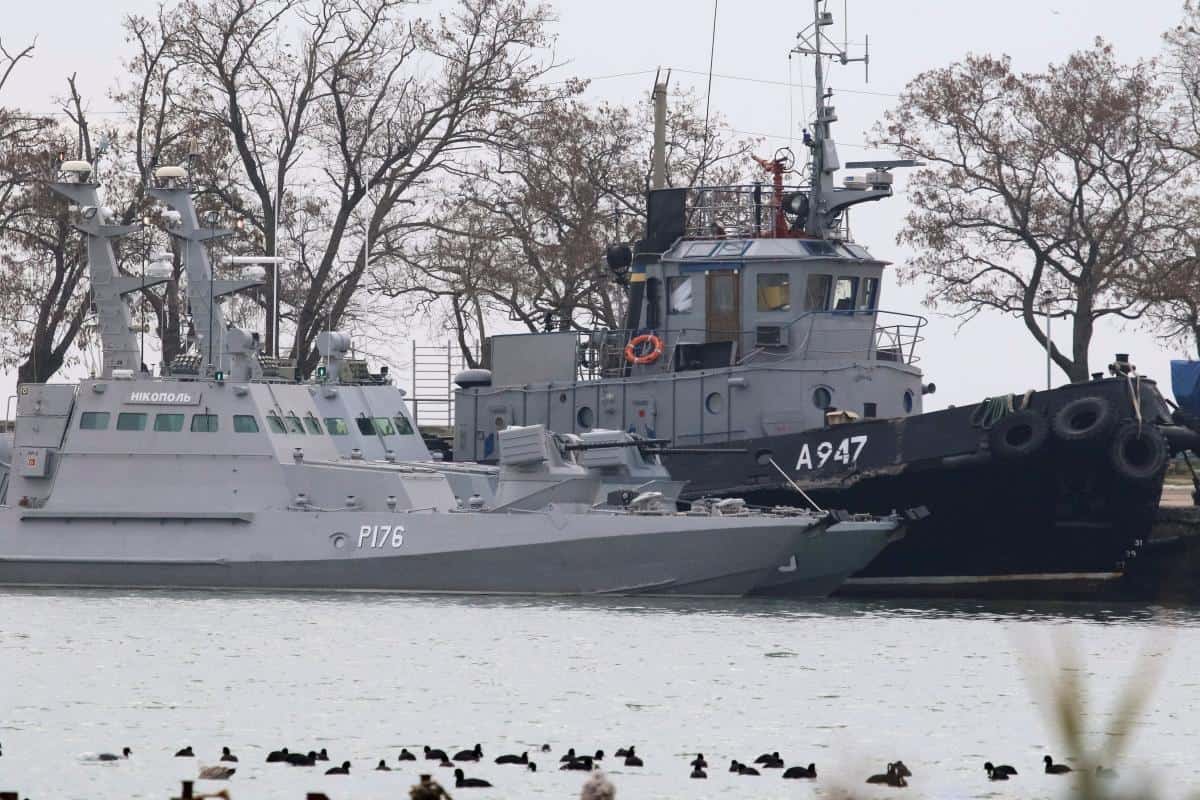 Захоплені Росією українські військові кораблі