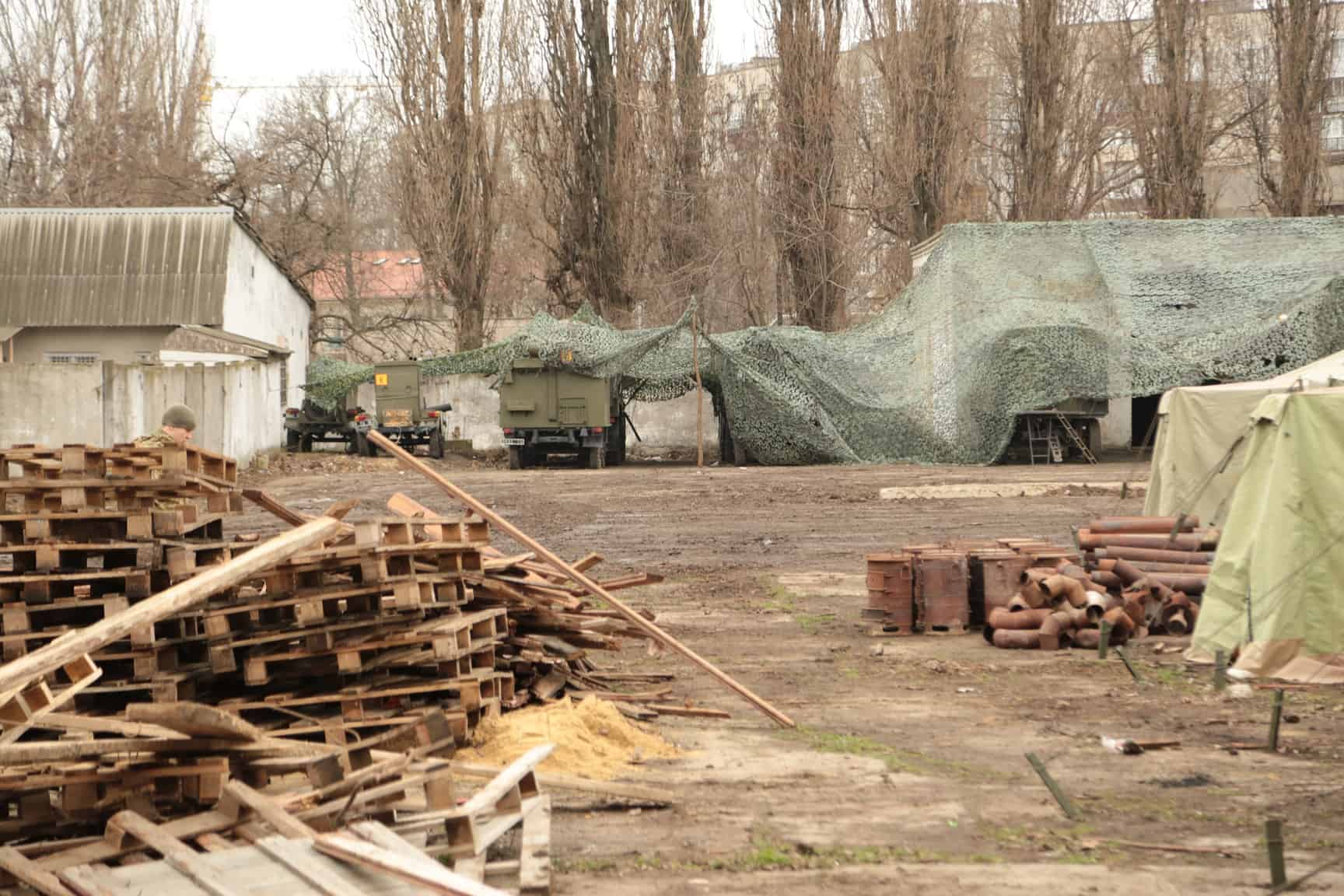 Впорядкування території наметового містечка штабу Командування ВМС ЗС України