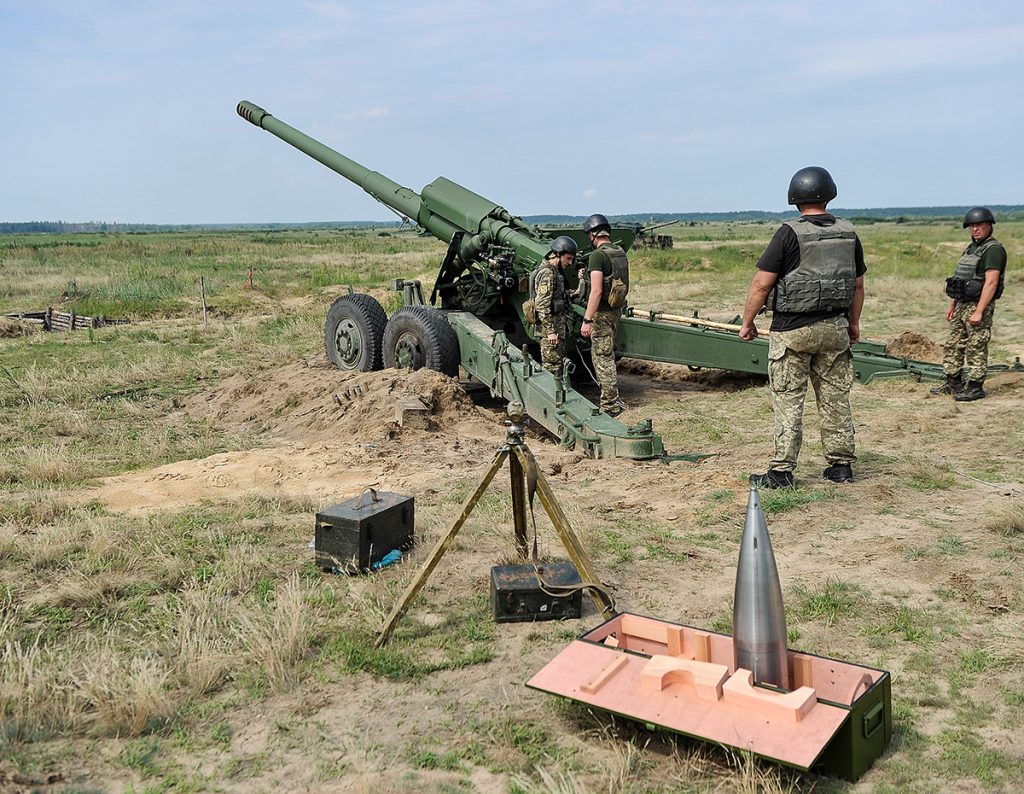 Випробування вітчизняних 152-мм артилерійських снарядів