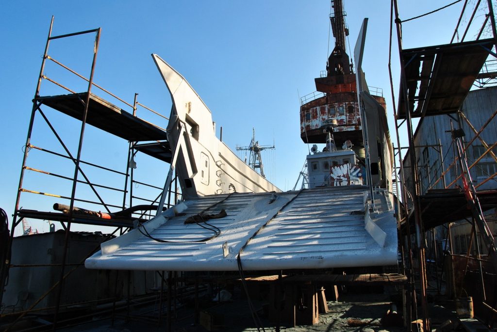 Завершення ремонтних робіт на десантному катері «Сватове» - встановлена апарель