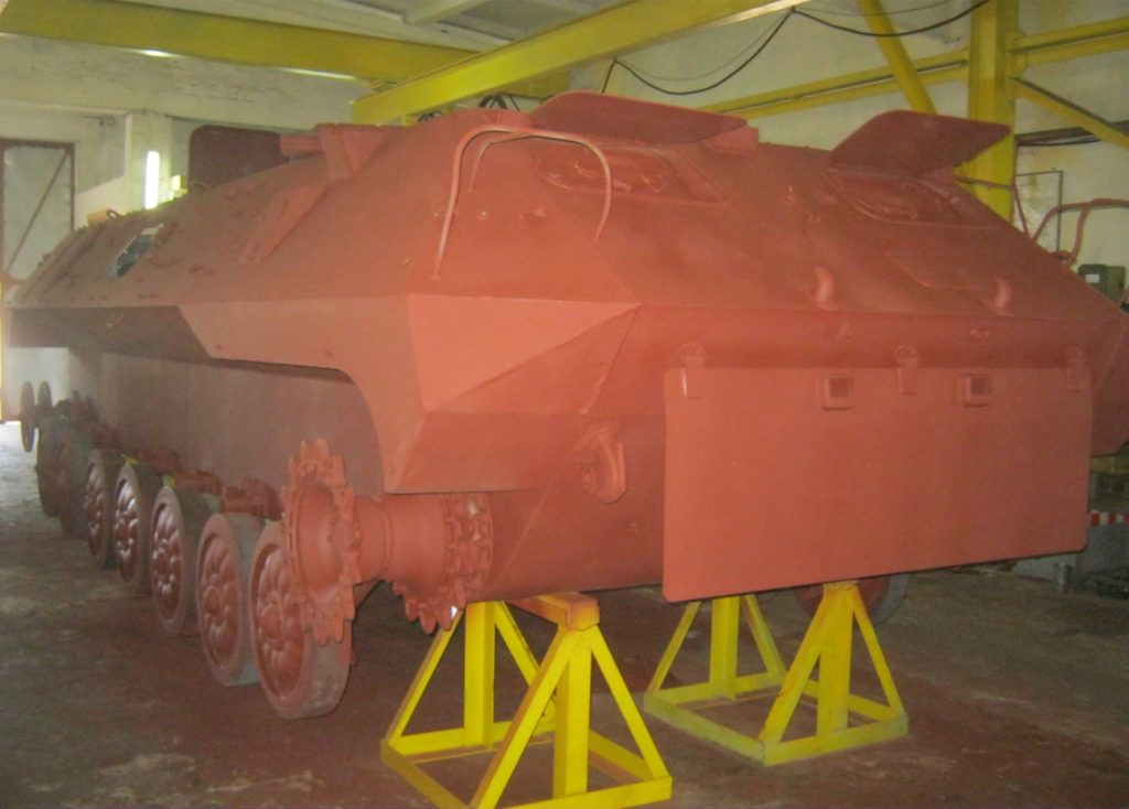 Грунтування корпусу комплексу управління вогнем самохідної артилерії
