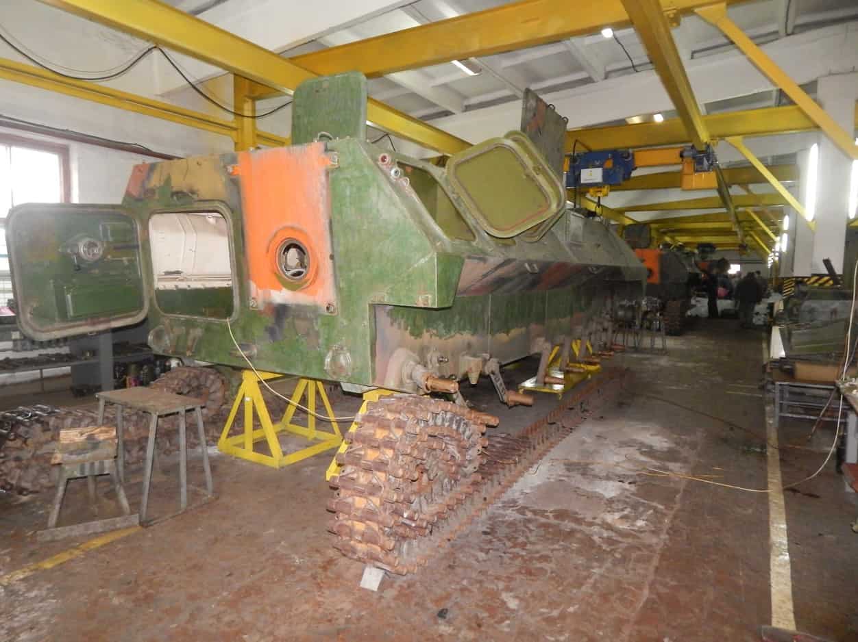 Процес ремонту та модернізації комплексу управління вогнем самохідної артилерії