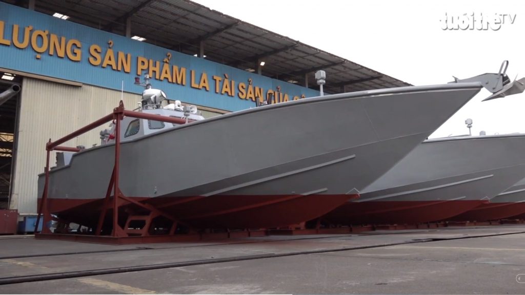 Швидкісні патрульні катери вироблені у В'єтнамі для однієї з країн Африки