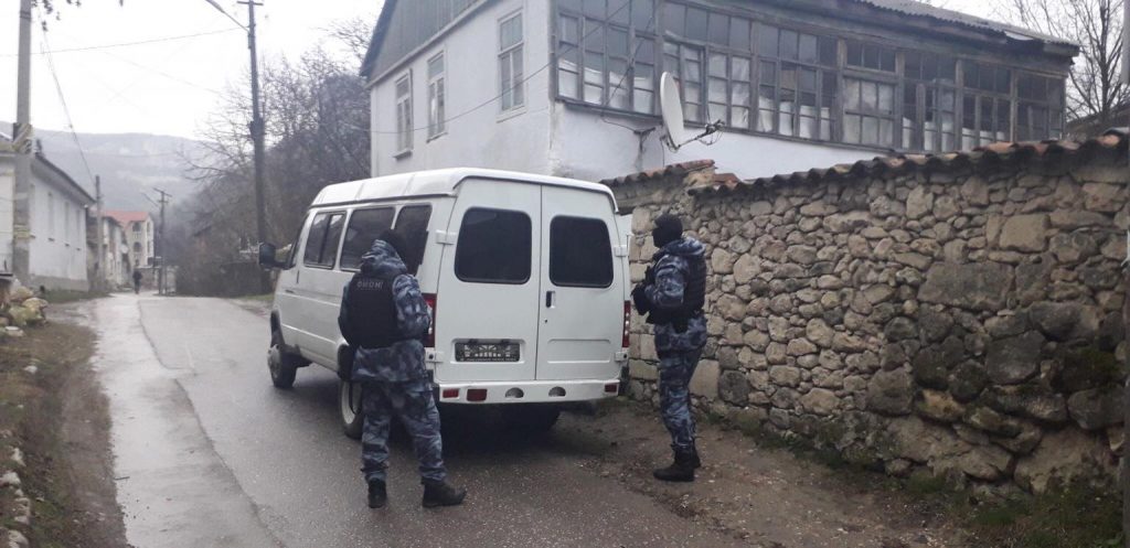 Затримання і обшуки у кримських татар