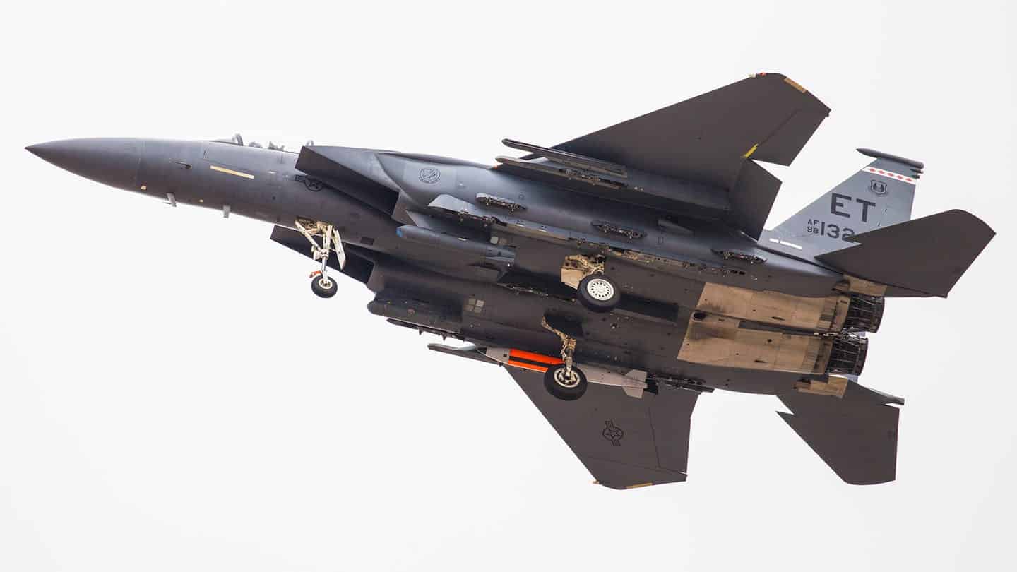 Бомба B61-12 на літаку F-15E Strike Eagle. 2020 рік. Фото: The Drive