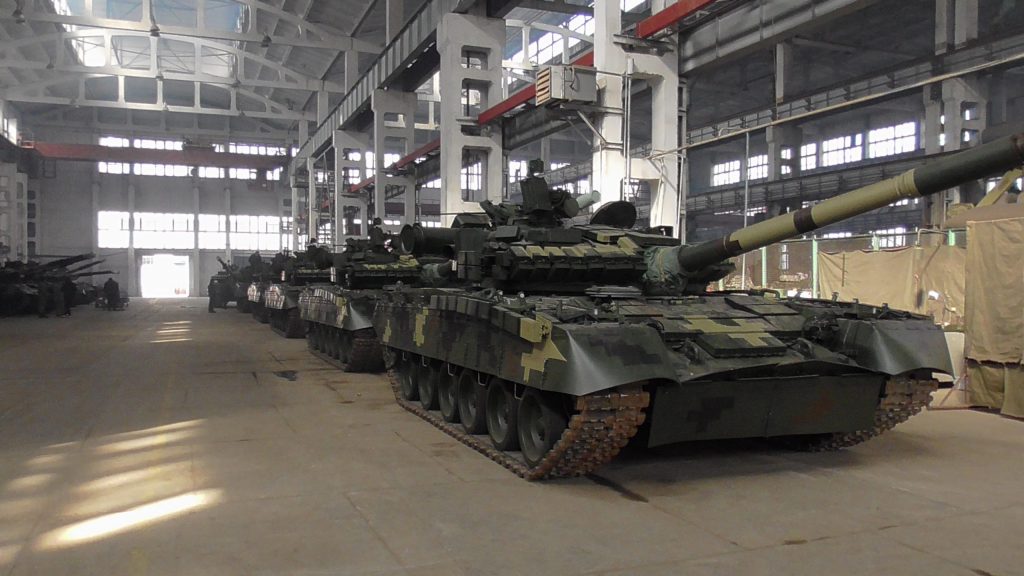Відремонтовані та модернізовані танки Т-64БВ та Т-80БВ
