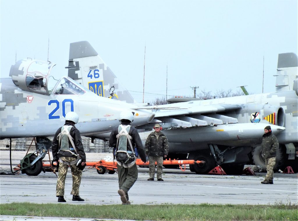 Штурмовики Су-25 ПС ЗСУ. Фото: 299 бригада тактичної авіації. Квітень 2020