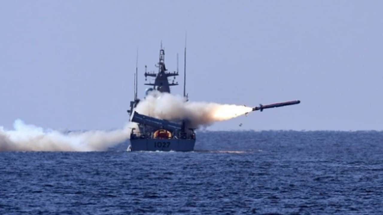 Пуски протикорабельної ракети з ракетного катеру ВМС Пакистану