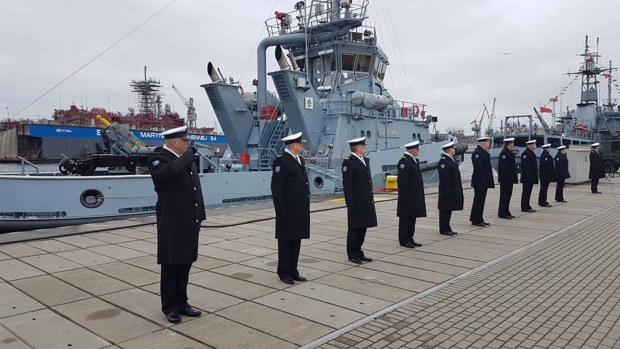 Церемонія введення до складу ВМС Польщі рейдового буксиру Gniewko (H-1)
