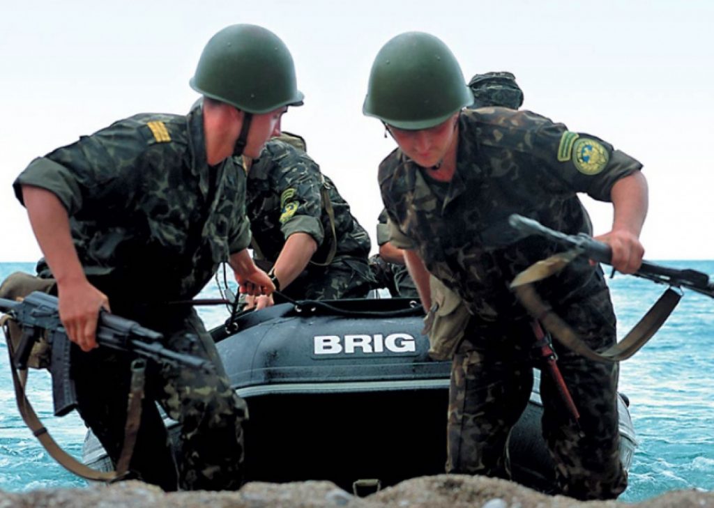 Військові на надувних човнах Brig HD460