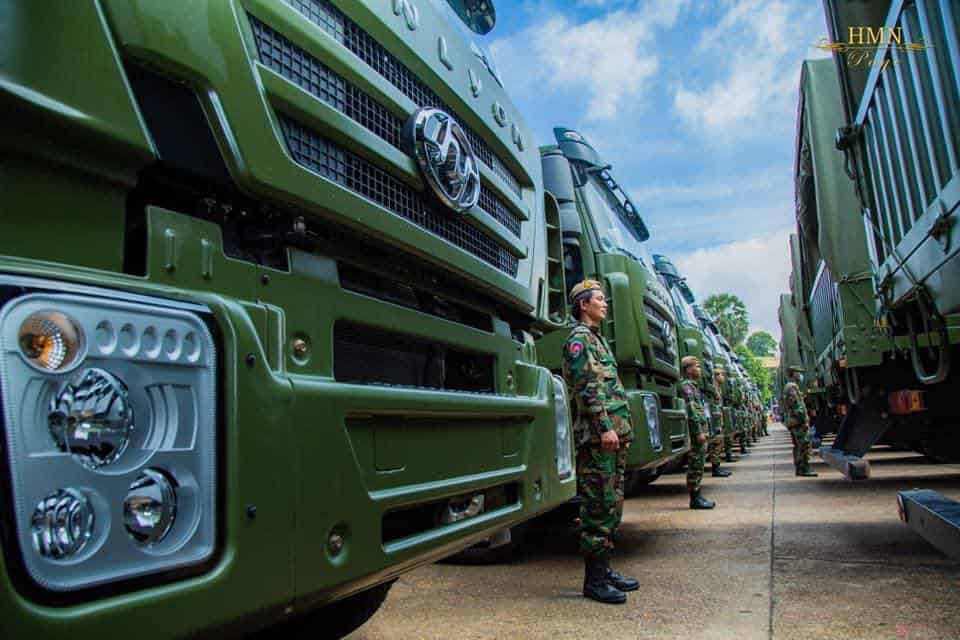 Військові вантажівки для Камбоджі. Фото ЗМІ Камбоджі