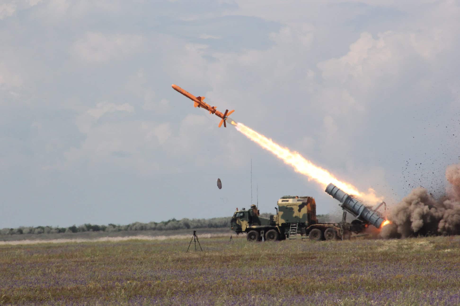 Пуск протикорабельної ракети Р-360 ракетного комплексу «Нептун» 17 червня 2020 року