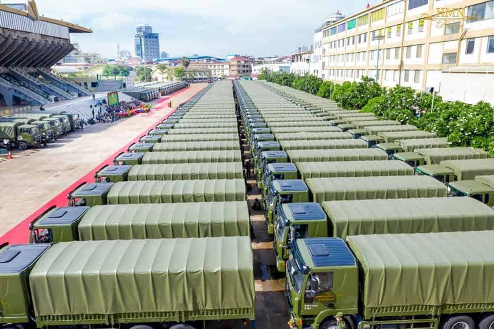 Військові вантажівки для Камбоджі. Фото ЗМІ Камбоджі