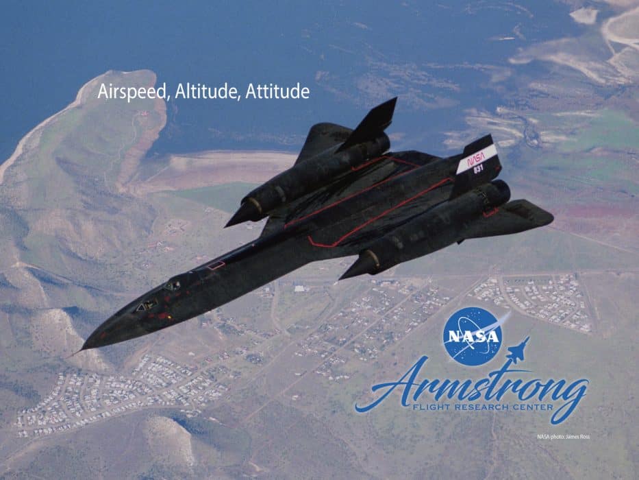 Американський літак Lockheed SR-71 Blackbird, якому належить кілька рекордів серед пілотованих апаратів