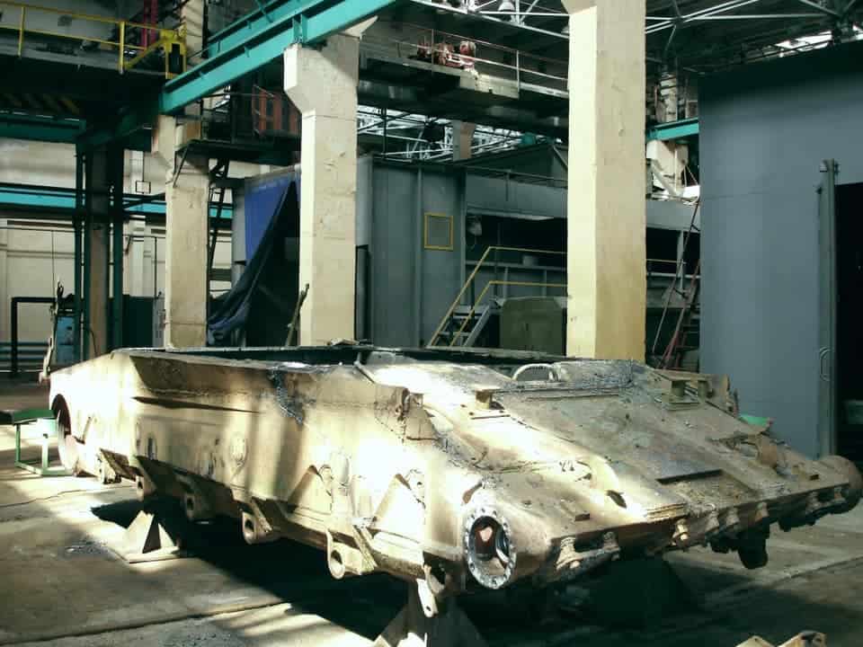 Процес переробки корпусу Т-64 в БТР-64К
