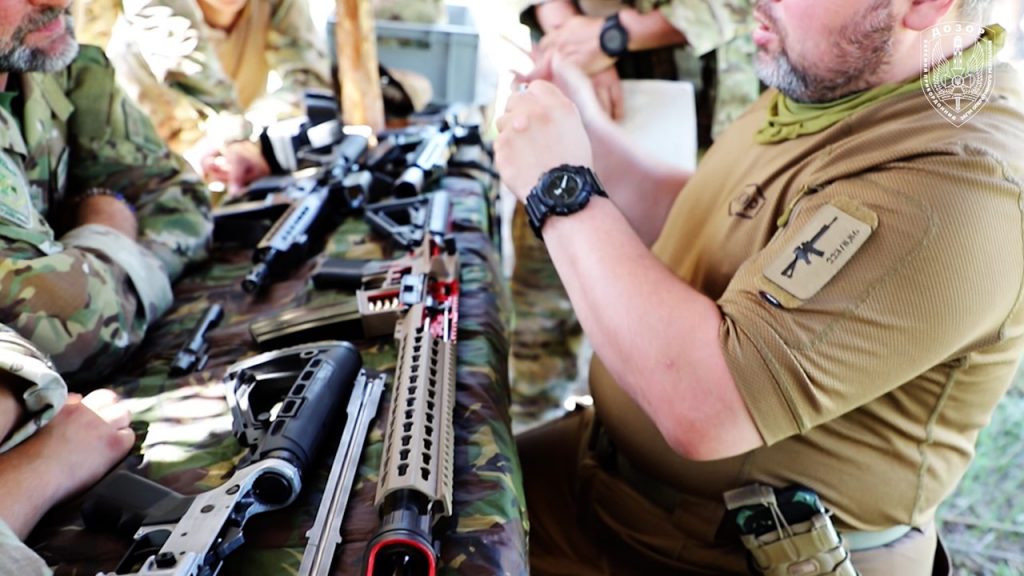 Бійці підрозділу «ДОЗОР» з гвинтівками UAR-15. Січень 2020. Фото: ДПСУ