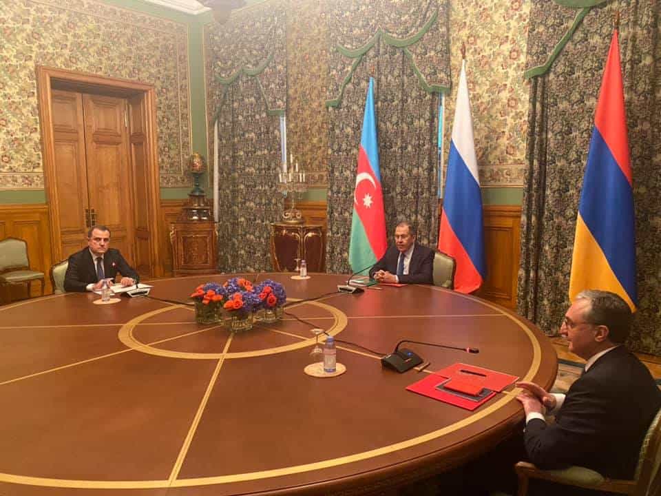 Представники Азербайджану та Вірменії на переговорах у Москві. Жовтень 2020. Фото: Голос Америки