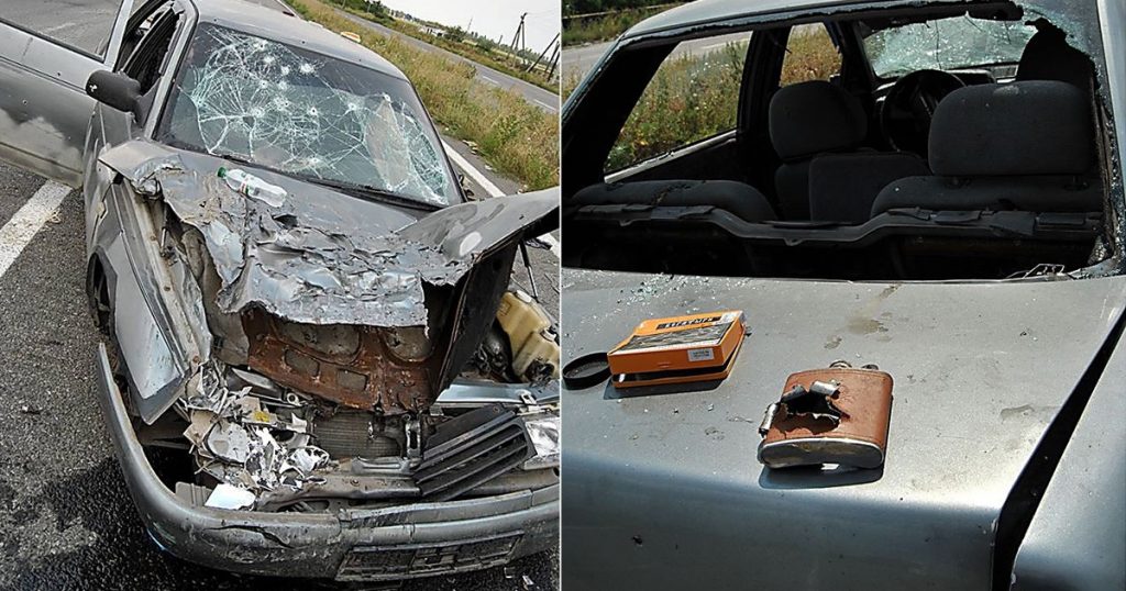 Фото СМИ Украины расстрелянного автомобиля на блокпосте ВСУ. Опубликовано 12 августа 2014 г.