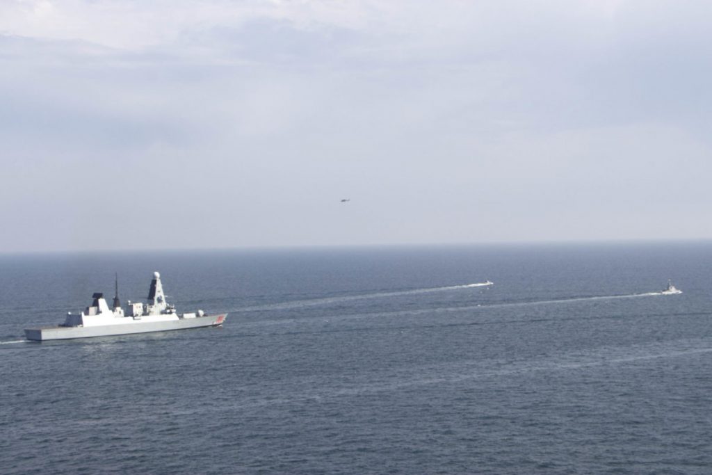 Катери ВМСУ тренувалися з есмінцем Британії «Dragon». Жовтень 2020. Фото: АмріяInform