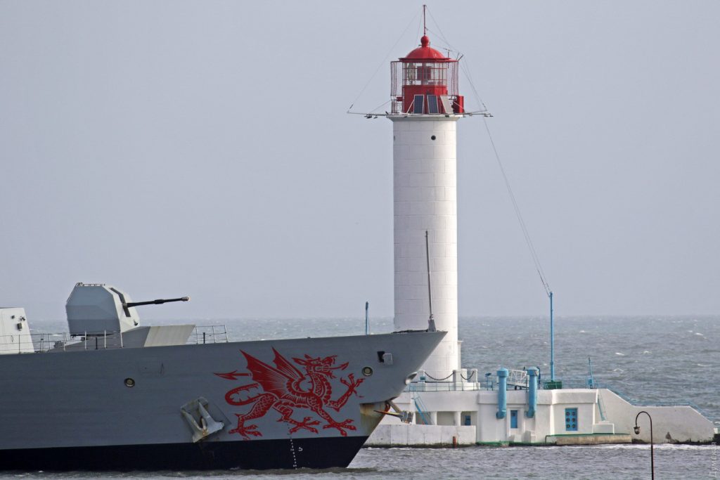 Есмінець HMS Dragon (D35) в Одесі. Жовтень 2020. Фото: "Думская"