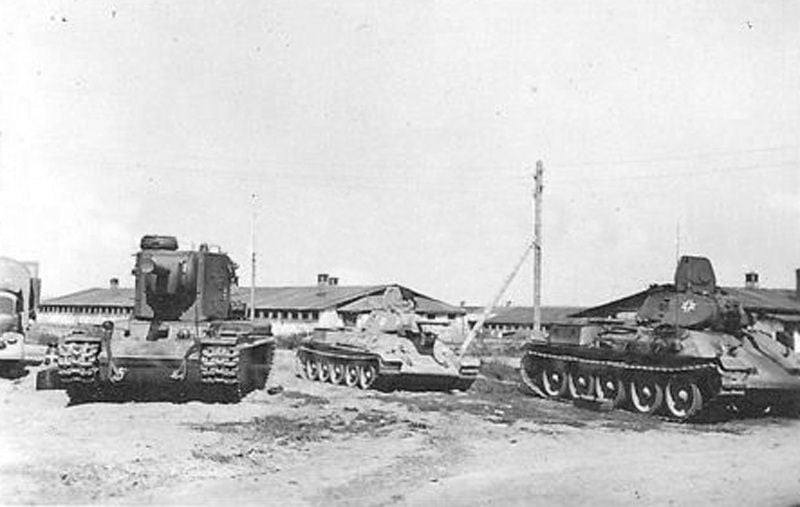 Трофейні радянські Т-34 та КВ-2 на озброєнні Вермахту