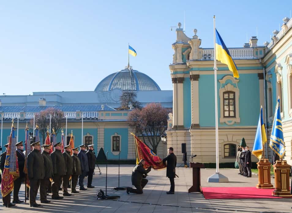 Президент України присвоїв почесні найменування військовим частинам ЗСУ. Грудень 2020