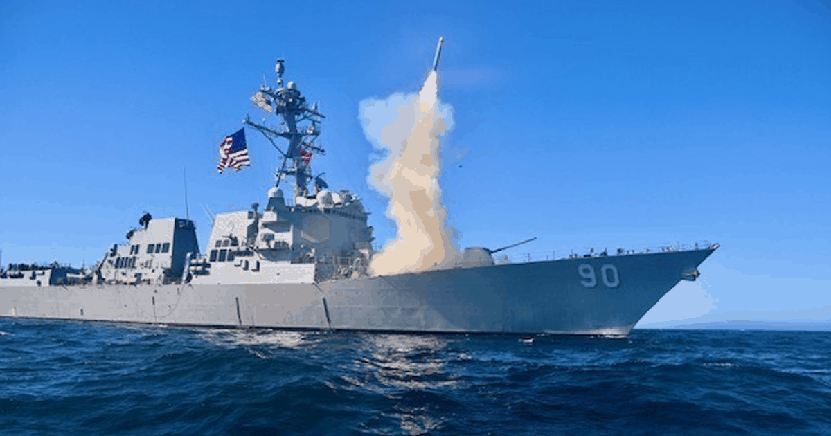 Есмінець USS Chafee (DDG 90) типу «Arleigh Burke» запустив ракету «Tomahawk» Block V. 2020 рік. Фото: ВМФ США