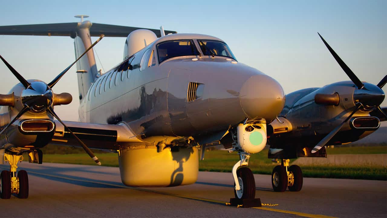 Літак розвідки і спостереження Beechcraft King Air B300ER Scorpion з комплексом обладнання корпорації Sierra Nevada Corporation