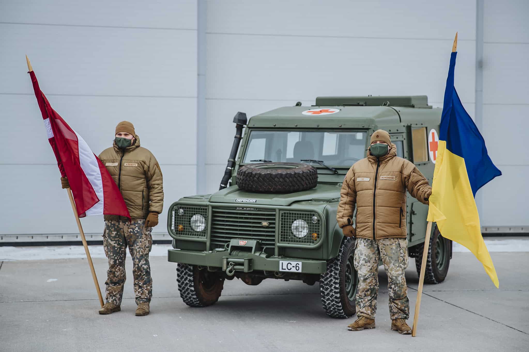 Один з переданих ЗС України легкоброньованих автомобілів Snatch Land Rover
