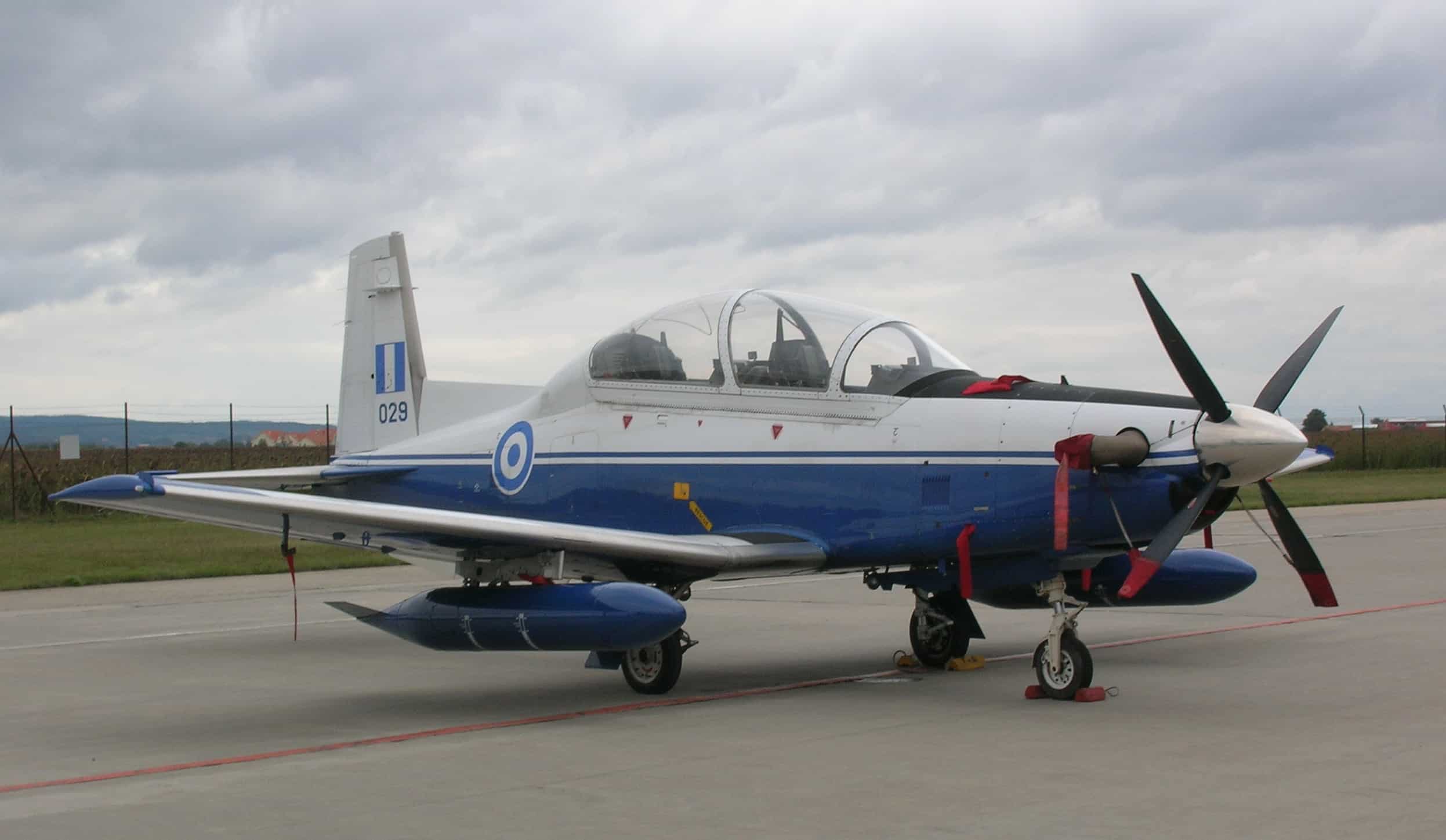 Навчальний тренувальний літак Raytheon T-6A Texan II Повітряних сил Греції 