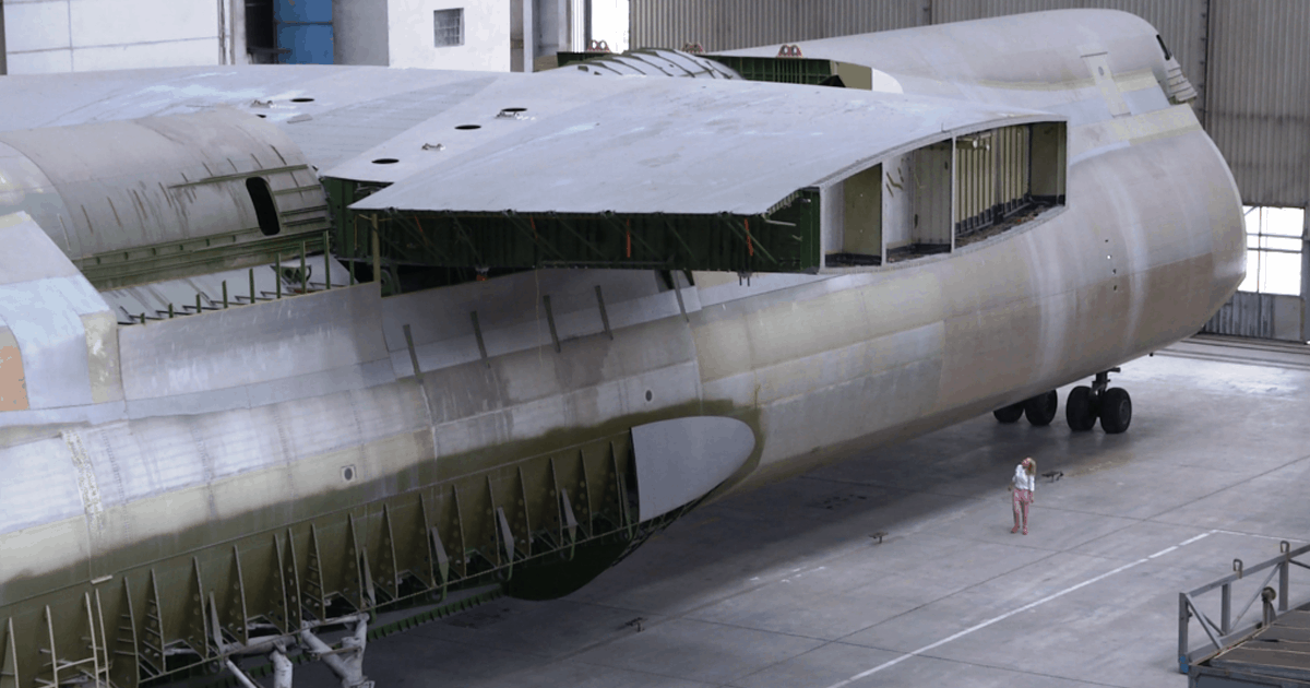 Фюзеляж недобудованого літака Ан-225 на території Серійного заводу "Антонов". 2018 рік. Фото: Antonina Marovdi