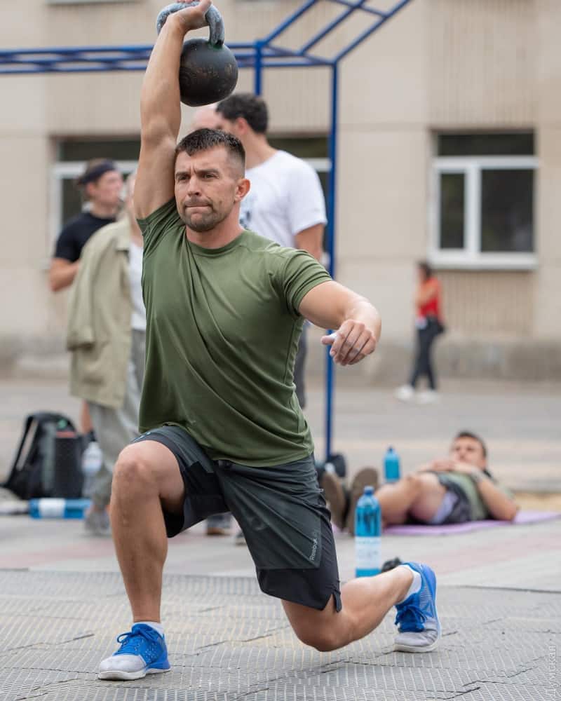 Заняття гирьовим спортом у Військовій академії міста Одеса