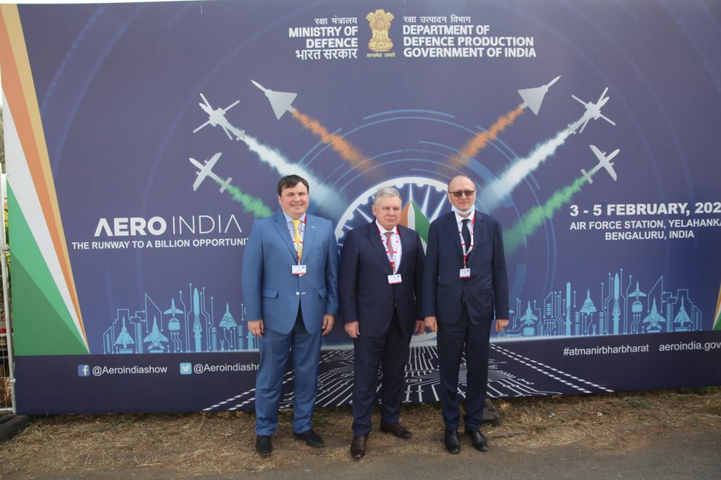Представники України на міжнародній авіаційній виставці Aero India-2021 в Індії. Лютий 2021. Фото: «Укроборонпром»