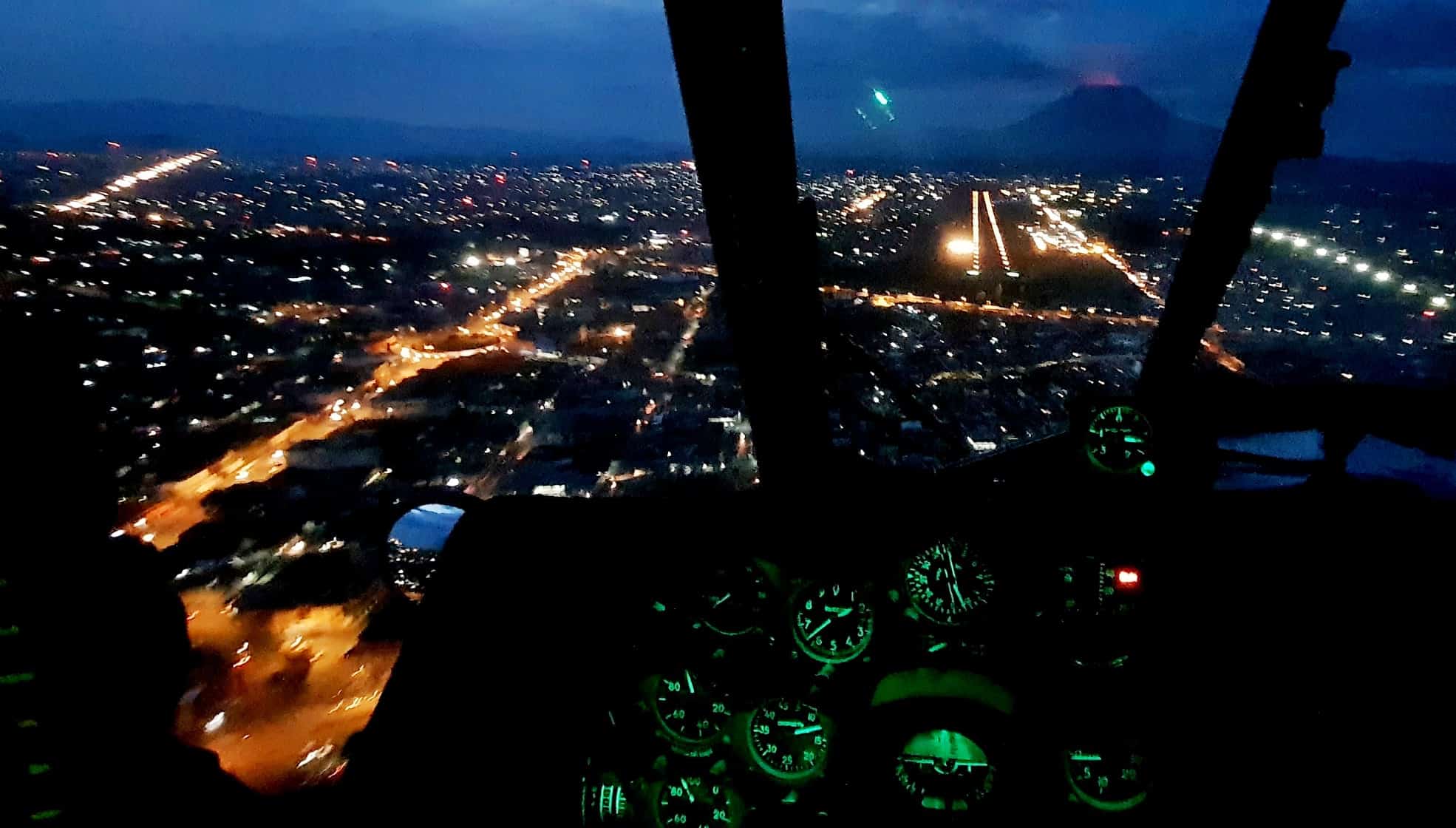 Політ на гелікоптері Мі-8 вночі у ДР Конго