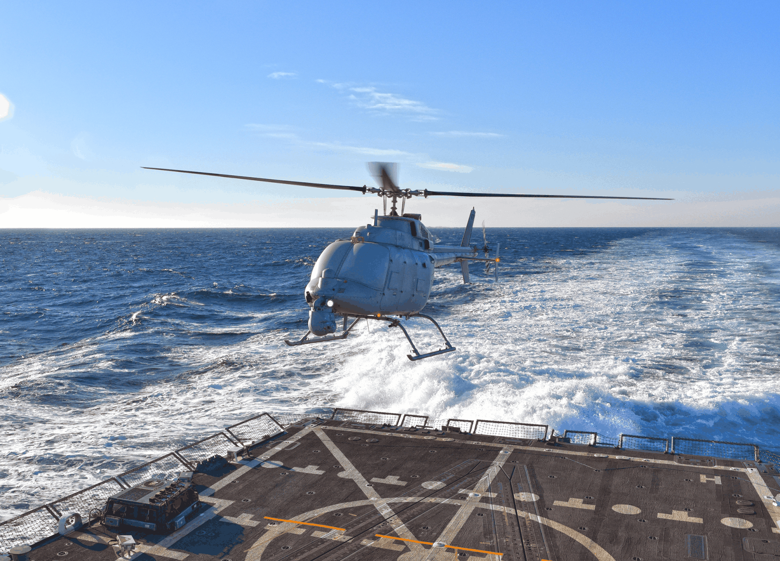 Посадка MQ-8C Fire Scout на палубу корабля