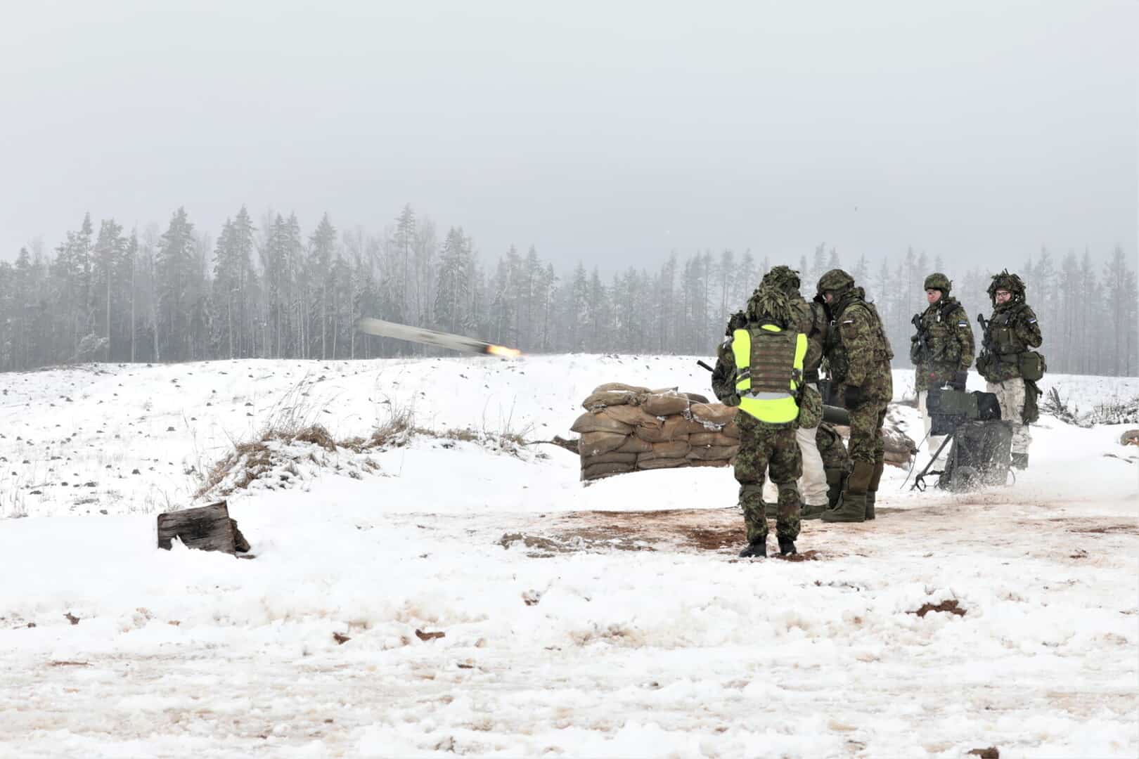 Стрільби естонських військових з протитанкових ракетних комплексів Spike LR