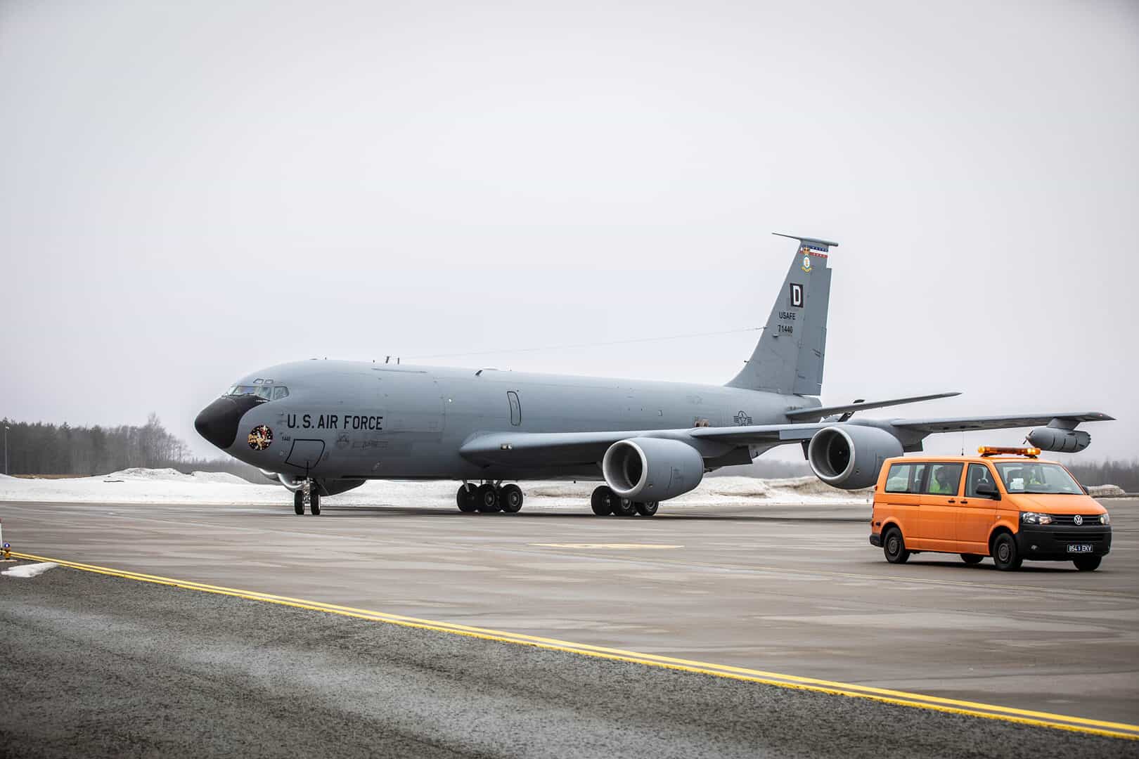 Паливозаправник KC-135 на авіабазі Емарі в Естонії