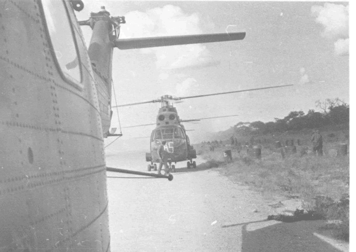 Вертоліт Puma під час евакуації десанту