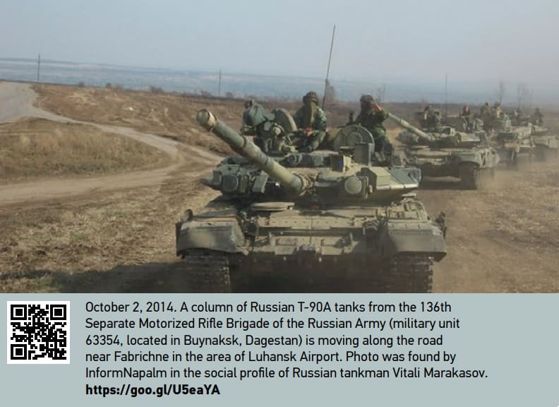Російські танки Т-90А рухаються по дорозі поблизу населеного пункту Фабричне у Луганській області