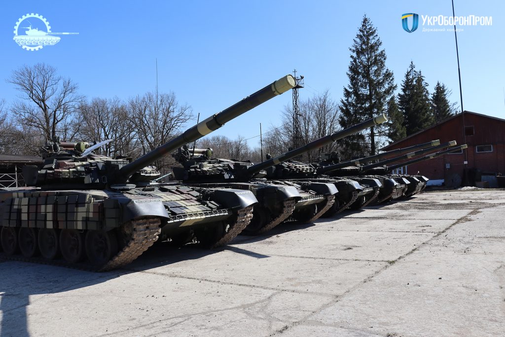 Відремонтовані та модернізовані на ДП «Львівський бронетанковий завод» танки Т-64 та Т-72