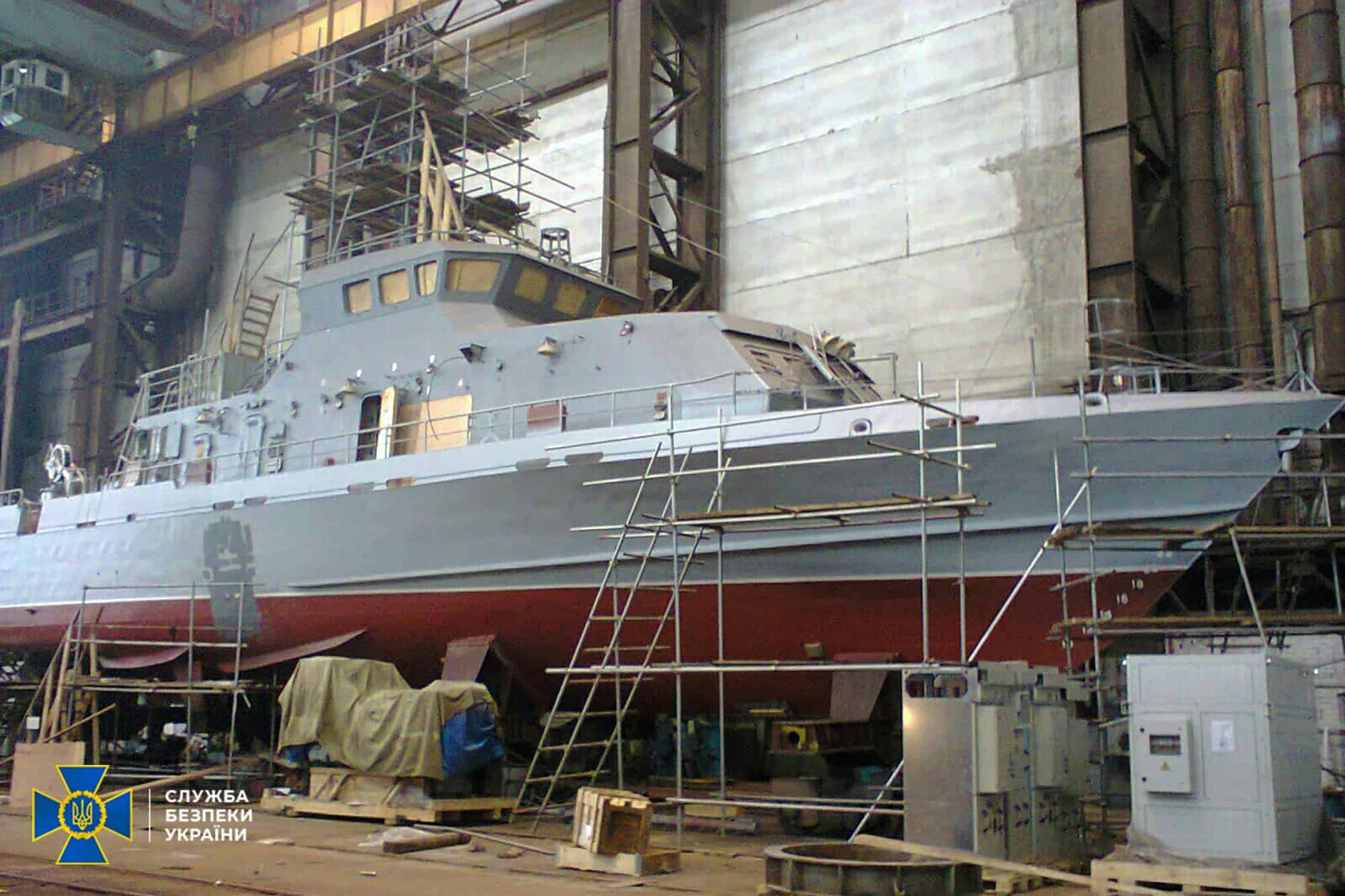 Процес будівництва протидиверсійного катеру ВМФ Росії