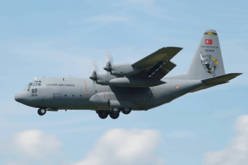 Турецький літак C-130 доставив персонал на авіабазу в Польщі
