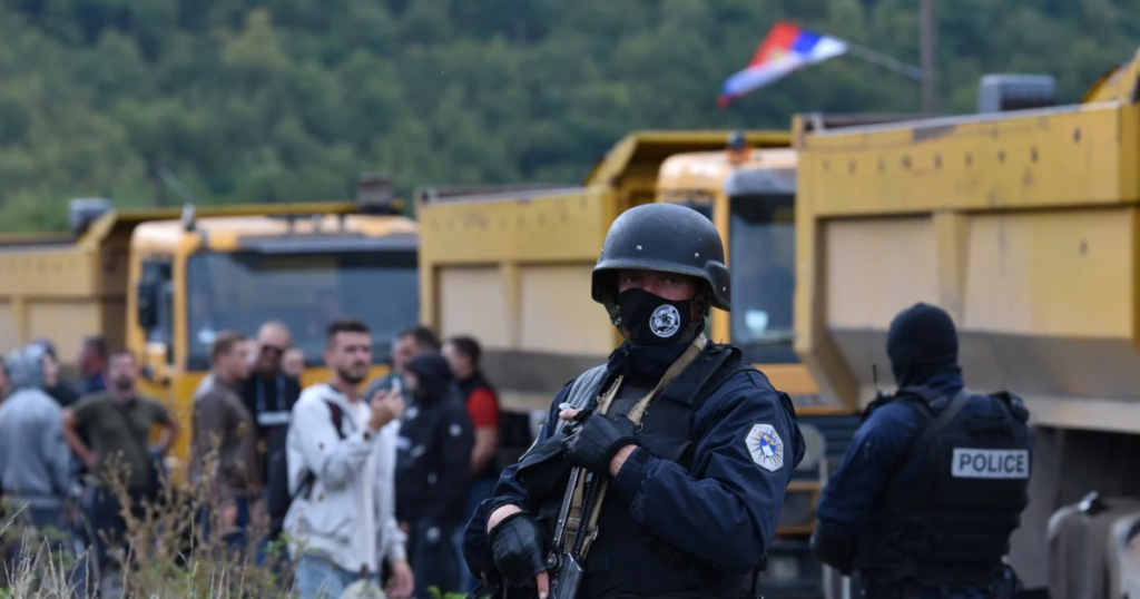 Поліція Косово на сербські протестувальники. Вересень 2021