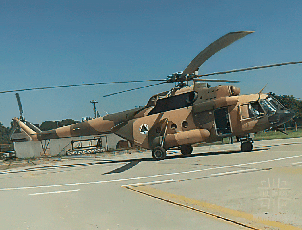 Афганський гелікоптер Ми-17 на території «Мотор Січ»
