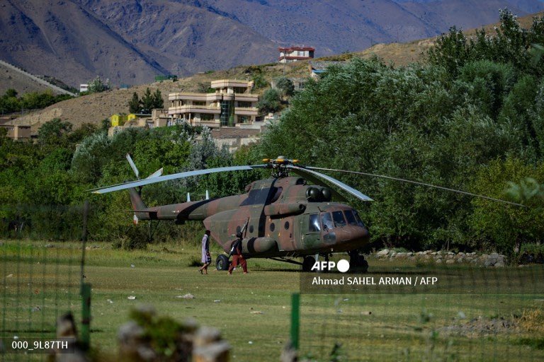 Гелікоптер Мі-17 афганських повітряних сил у провінції Панджшер