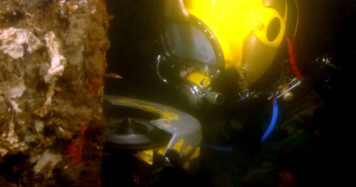 Робота з підводною гідравлічною дисковою пилкою компанії STANLEY